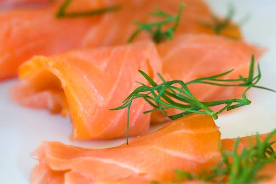 Omega-3-rasvahappoja saa rasvaisesta kalasta, kalaöljystä, kalanmaksaöljystä sekä kasviöljyistä ja siemenistä.