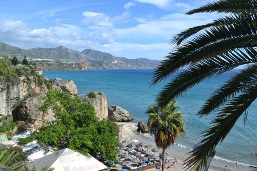 Nerja on yksi Espanjan Aurinkorannikon idyllisistä rantakaupungeista.
