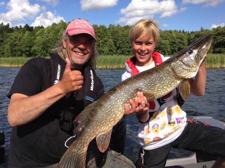 Kalastusmatka-asiakkaidensa onnistumisen tunteet ovat merkittäviä motivaattoreita Mika Vornaselle.