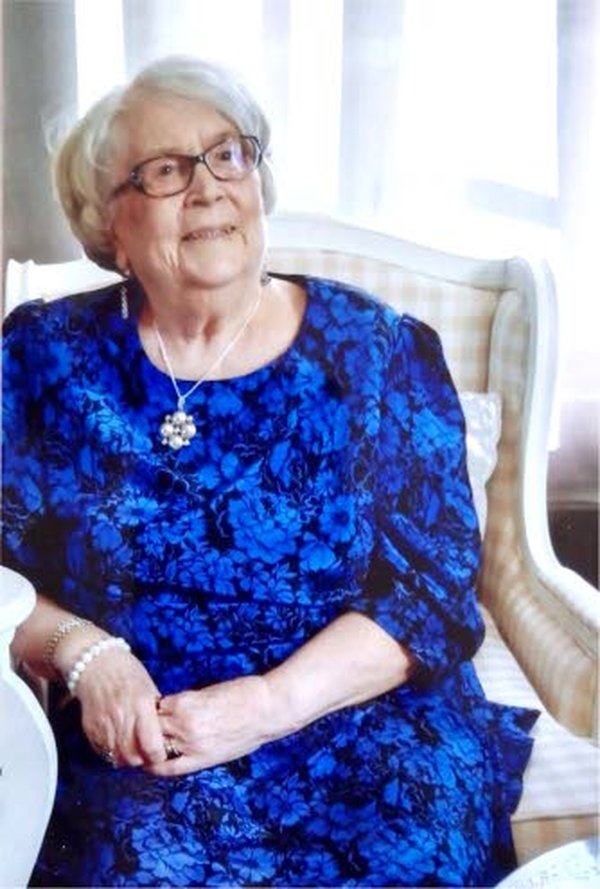 Iris Palosaari 85-vuotispäivänään. Hän on nyt 86-vuotias.