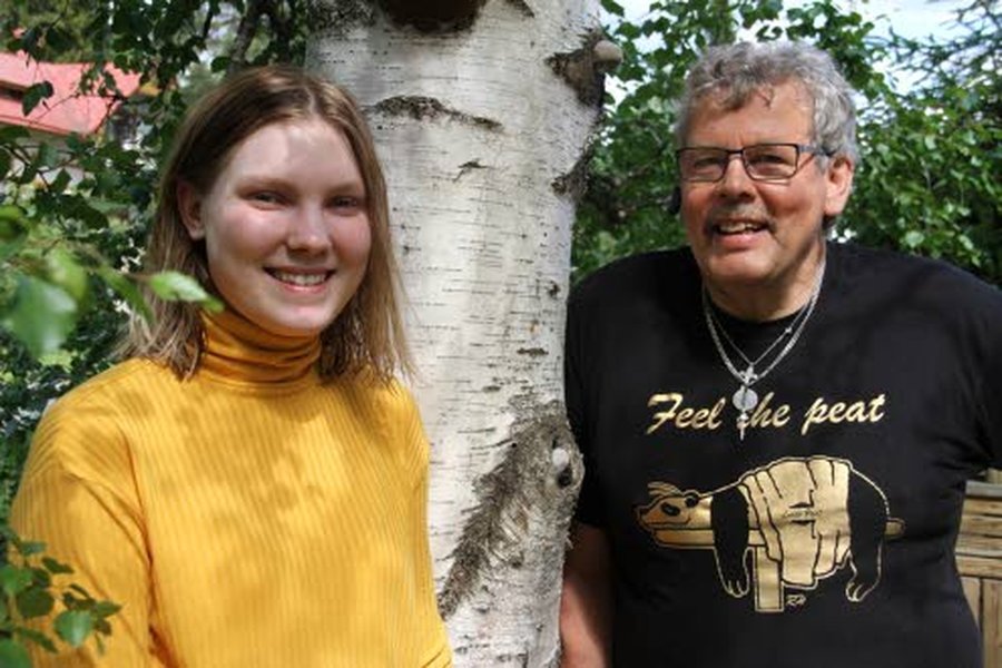 Ihanasti rentoutti, Netta Humalamäki kiitti Heikki Ruhaa kokeilemastaan kokovartaloturvehoidosta eli Ähtärikasteesta.