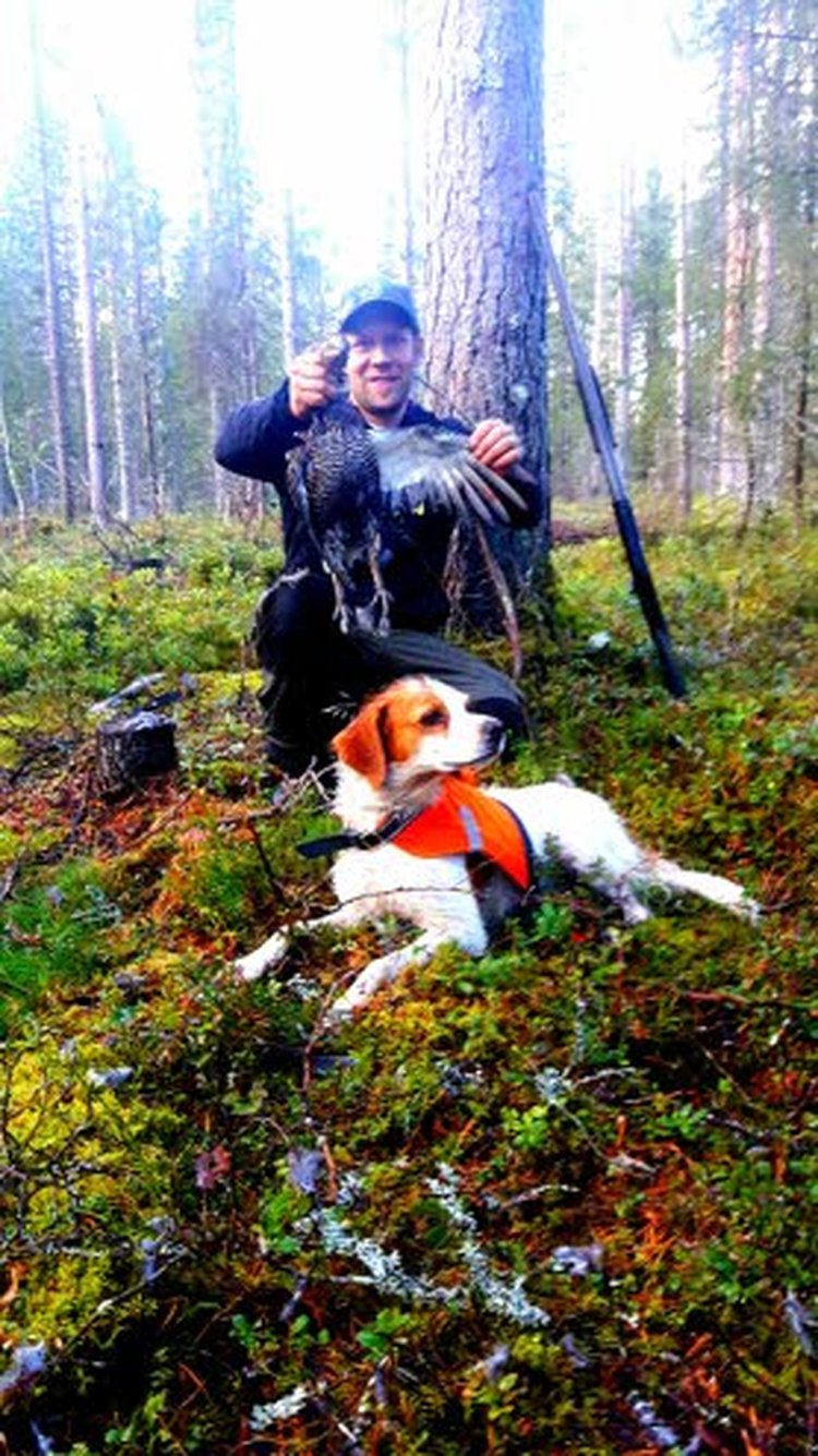 Metsämies Lasse Kainua on saaliinsa saanut.