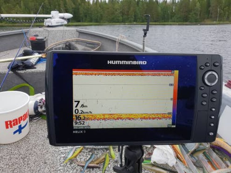Juha Happosen järjestämillä kalastusretkillä hyödynnetään monipuolisesti kaikuluotaintekniikkaa.